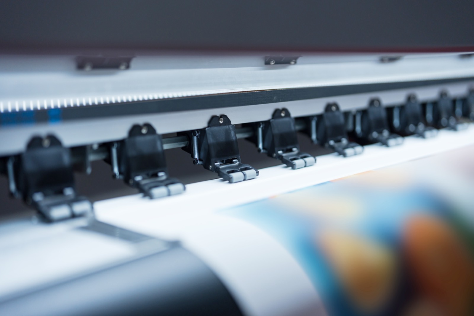 Wide-format printer heads in action